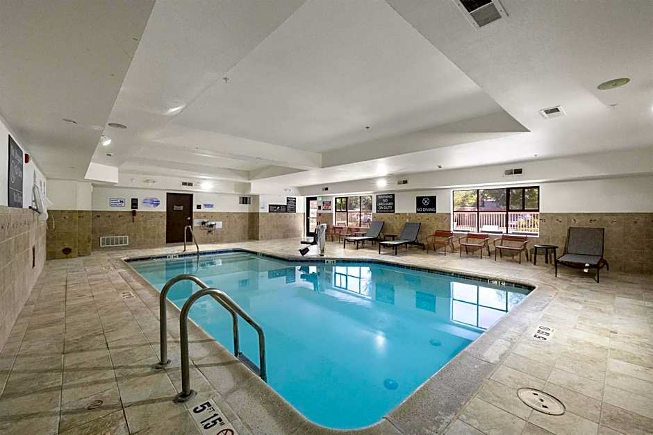 Hampton Inn & Suites Lancaster