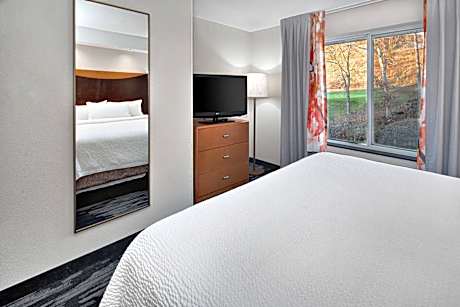 King Suite with Bathtub and Sofa Bed - Mobility Access/Hearing Accessible
