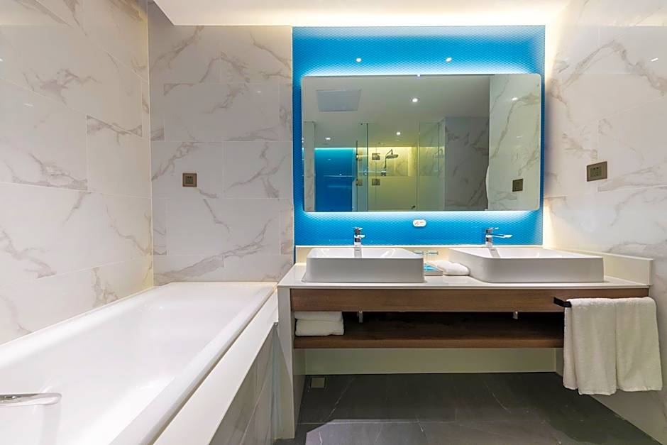 Holiday Inn Express Yichang Riverside By IHG