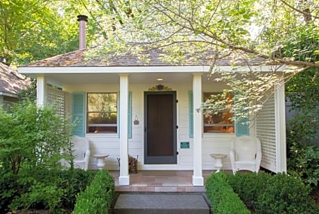 Cottage Grove Inn