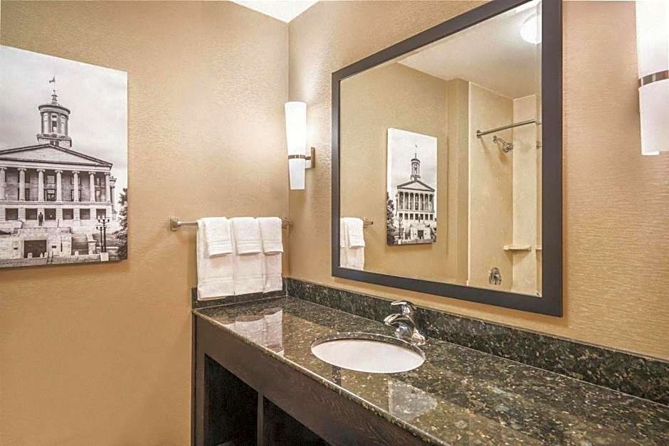 La Quinta Inn & Suites by Wyndham Smyrna Tennessee - Nashville