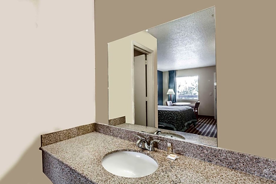 Days Inn By Wyndham Nashville North/Opryland Area