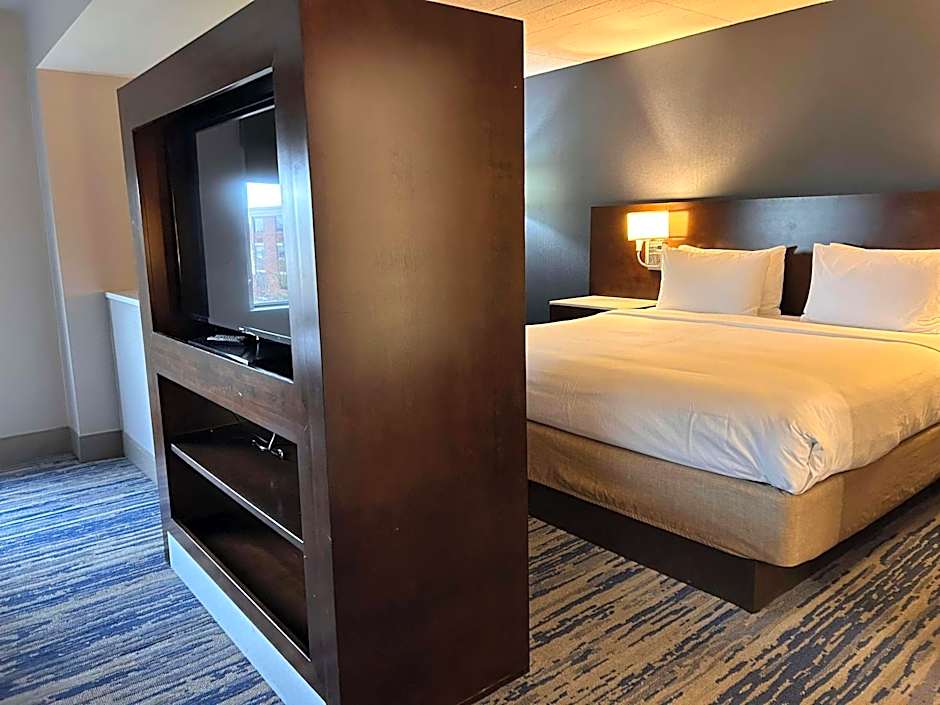 Skyline Hotel Detroit Airport, SureStay Collection by Best Western