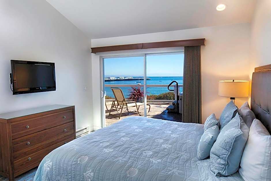 Sea & Sand Inn