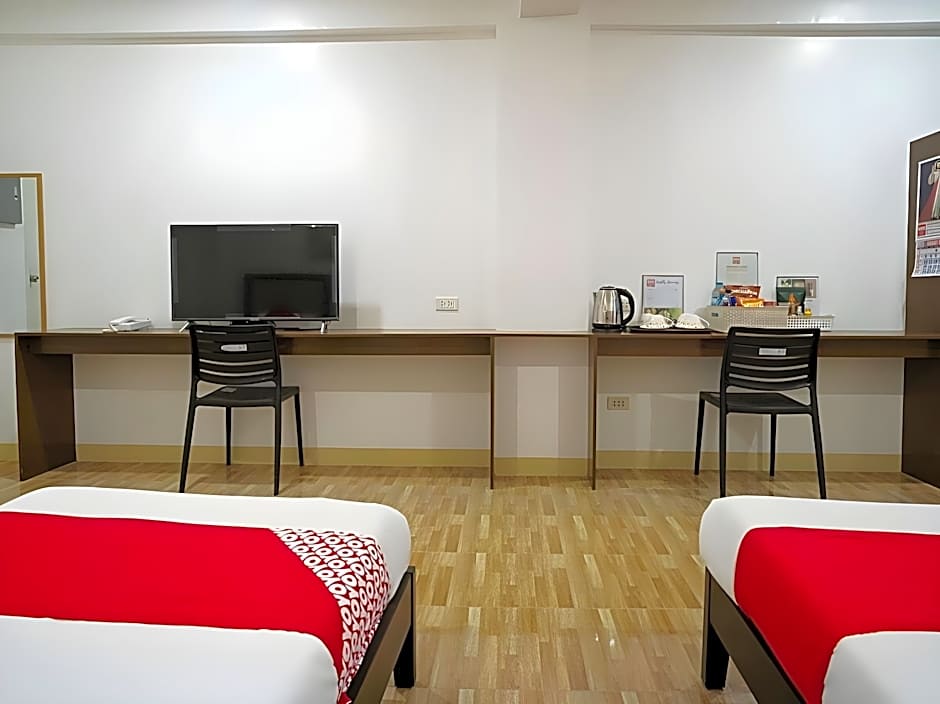 OYO 150 Davao Airport View Hotel