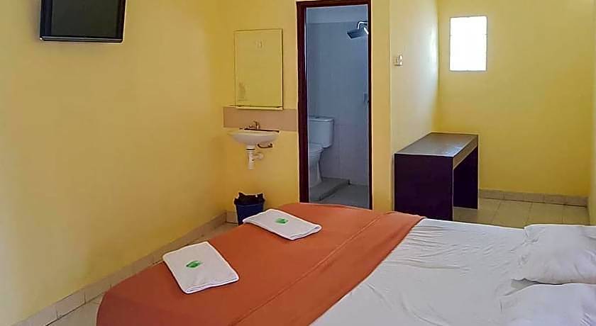 RedDoorz Syariah @ Hotel Sidomulyo Pacitan