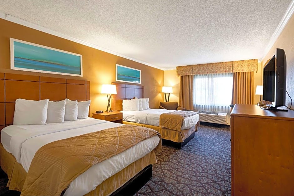 Clarion Hotel Detroit Metro Airport