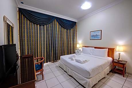 Classic One-Bedroom Apartment King