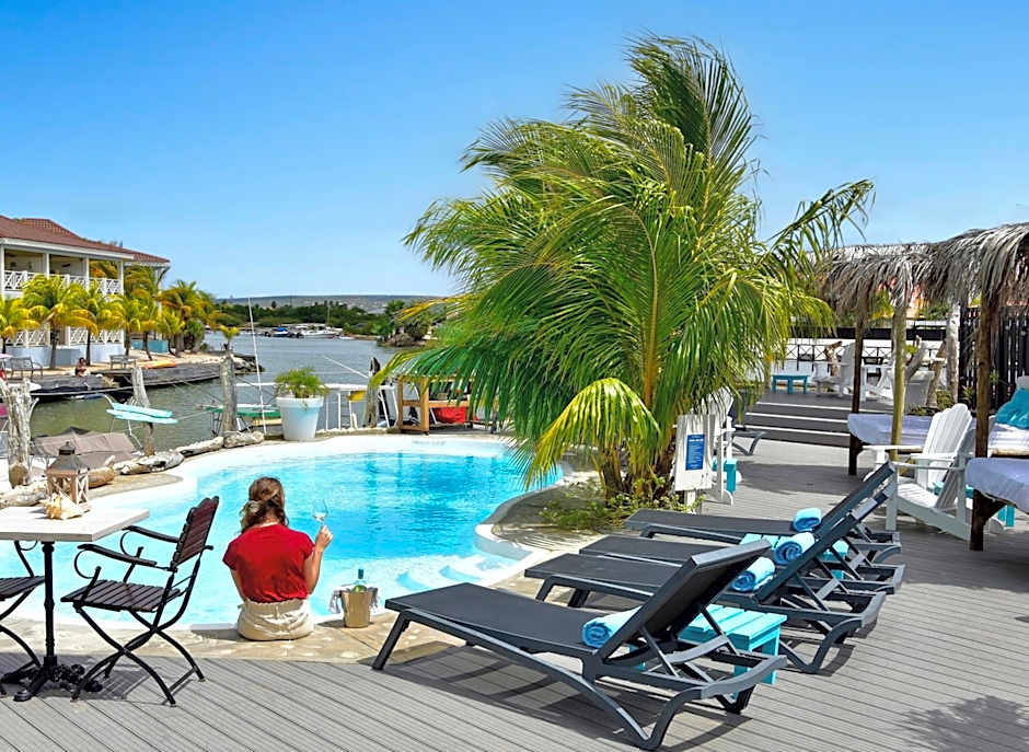 Ocean Breeze Boutique Hotel & Marina