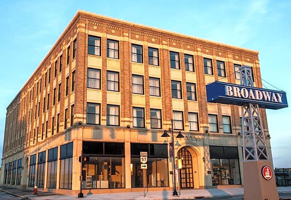 Ariel Broadway Hotel