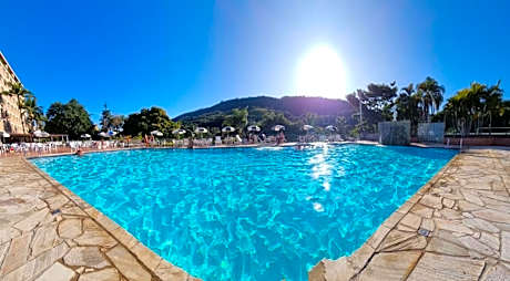 Flat 206 Hotel Cavalinho Branco (3 piscinas, elevador, sauna)