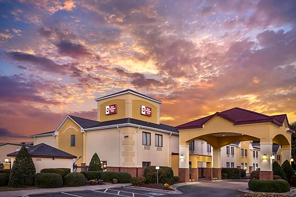 Best Western Plus Suites-Greenville