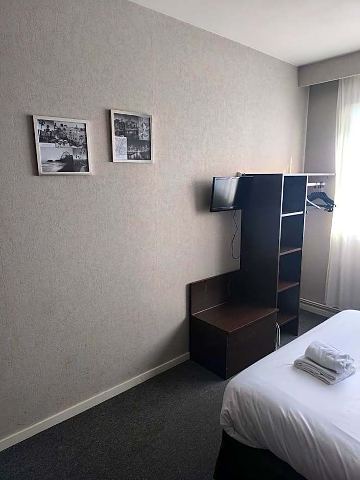 Adonis Lyon Est Hôtel Artys