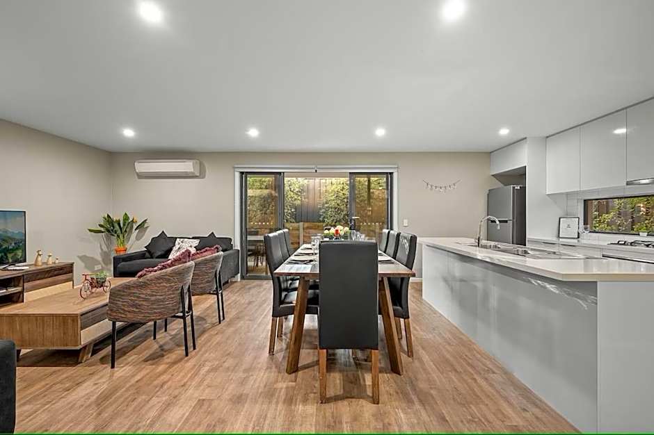 Sovereign Hill Close -private, peaceful, modern