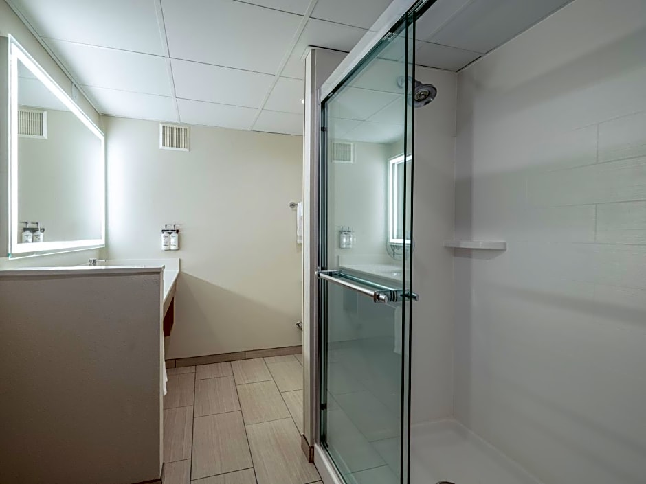 Holiday Inn Express Greensboro-I-40 at Wendover, an IHG Hotel