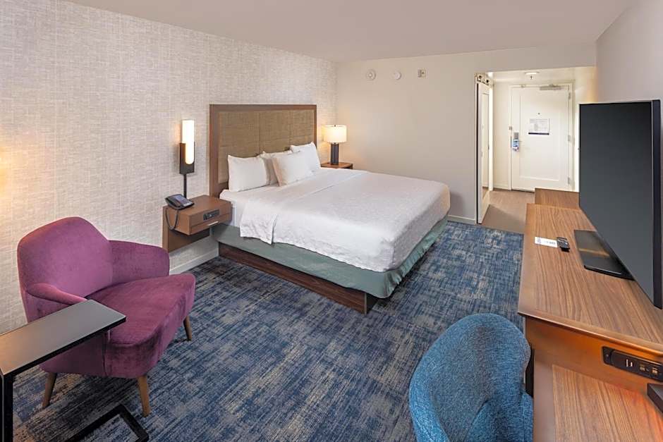 Hampton Inn & Suites Asheville Airport