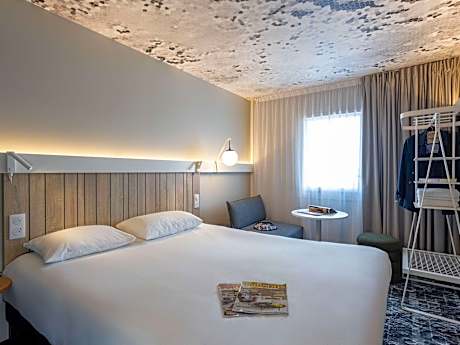 Room with 1 double bed + 1 extra bed