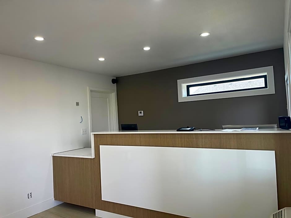 Seven Seas Inn & Suites