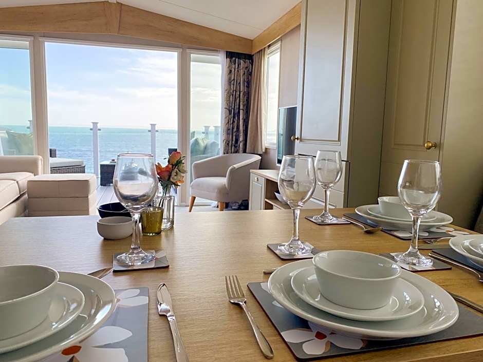 Swift Mosselle Pitch 24 Creek Caravan Park dog friendly