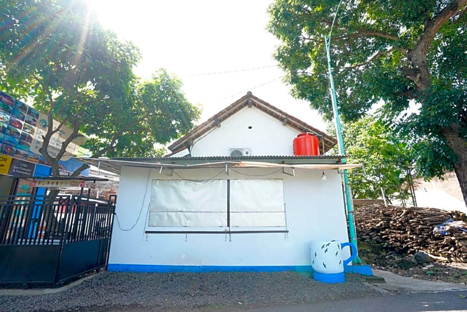 SPOT ON 92476 Sobat Ijen Traveller Homestay