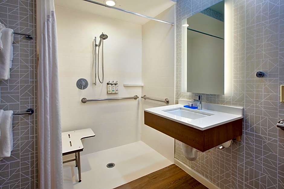 Holiday Inn Express & Suites Absecon-Atlantic City Area By IHG