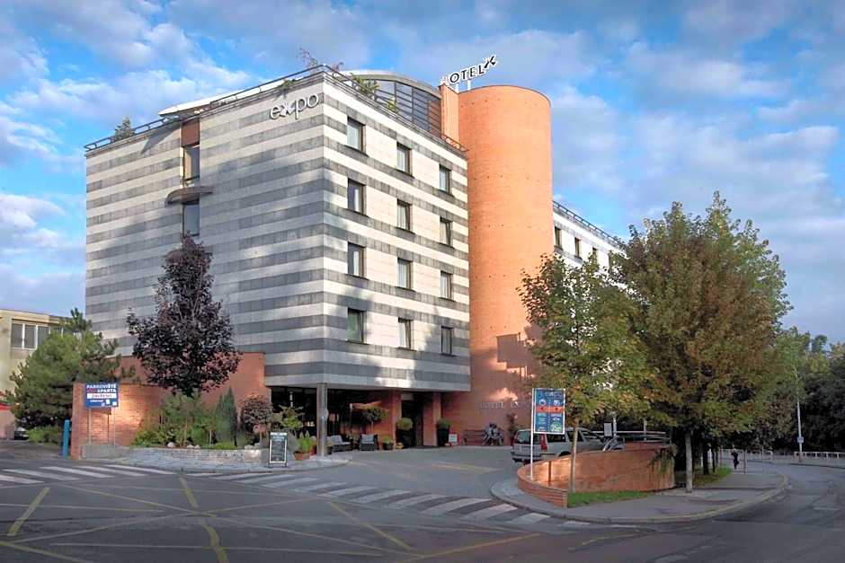 Expo Hotel