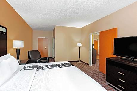 One-Bedroom King Suite - Non-Smoking