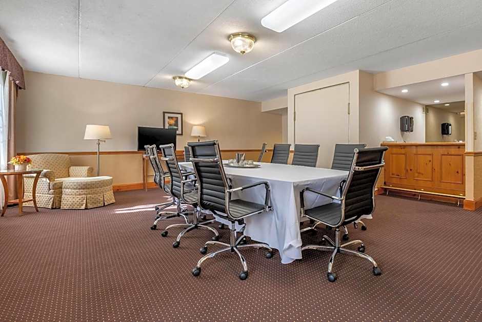 Clarion Hotel Conference Center on Lake Erie