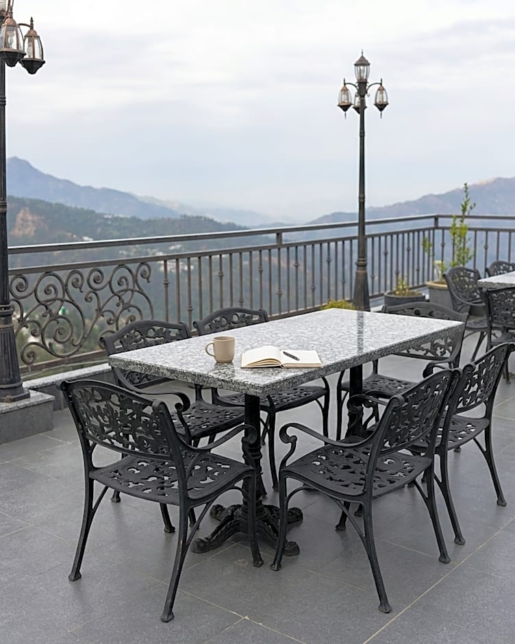 Chail Residency
