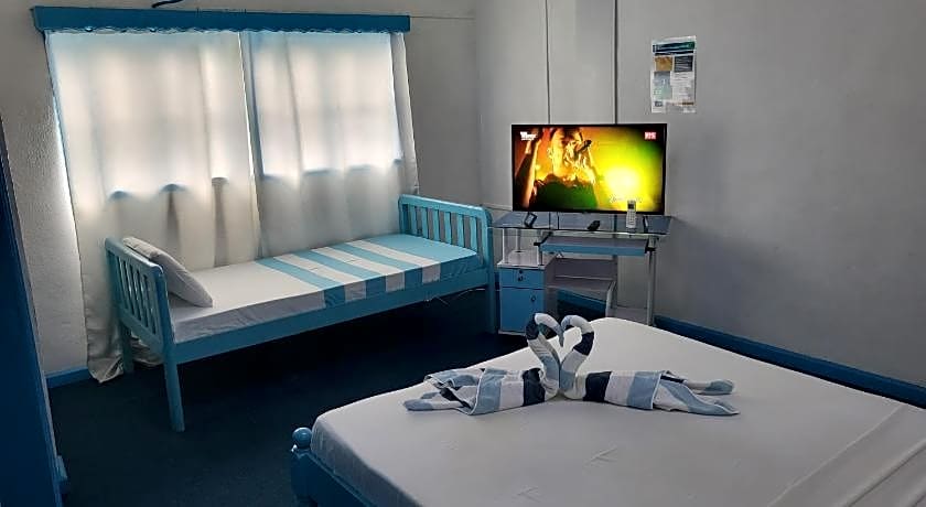 Le Chateau Bleu Hotel