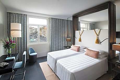 Deluxe Room, 1 King Bed, City View
