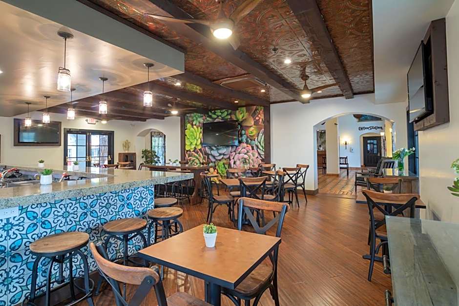 Oxford Suites Pismo Beach