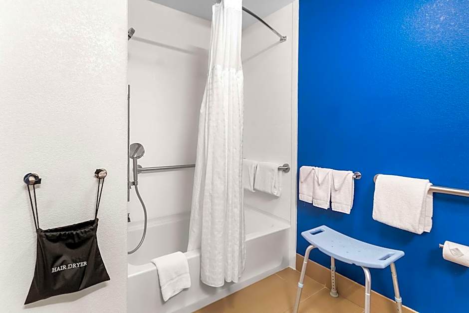 Spark by Hilton Pearland