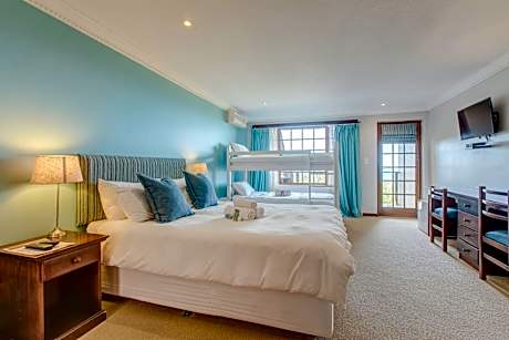 Family Room with Sea View