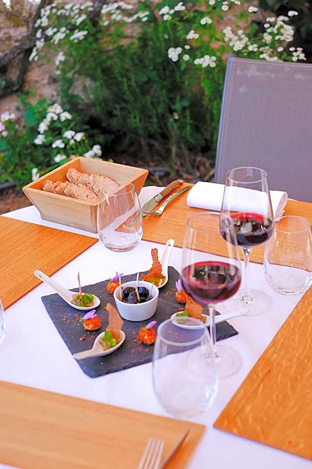 Logis Hôtel Restaurant Gilles Moreau Laguiole