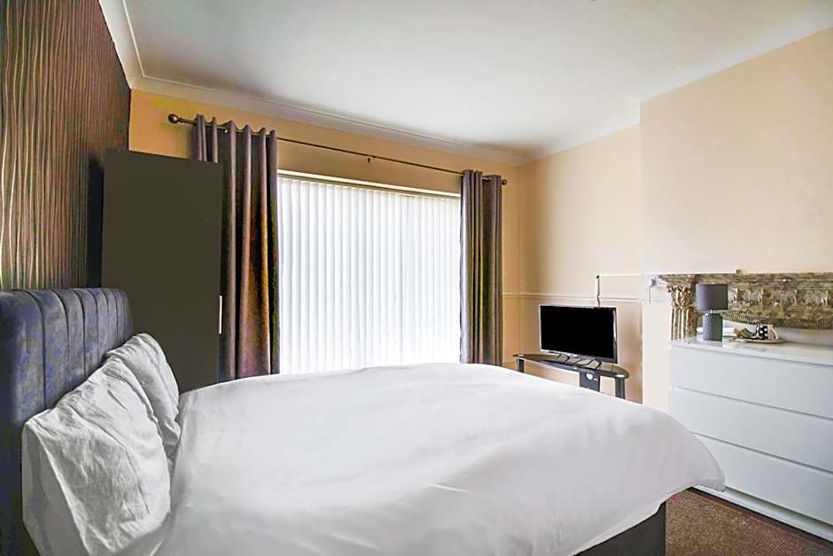 OYO The Longlands Hotel