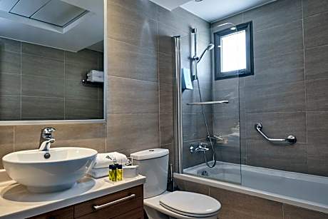 Junior Suite Inland View