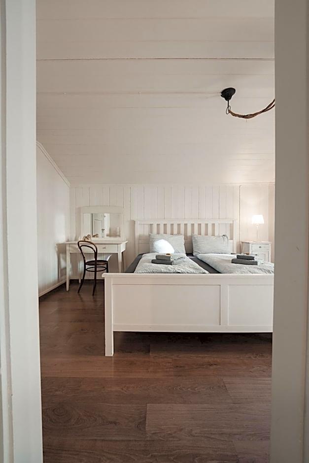 No8 Boutique Hotel - self check in