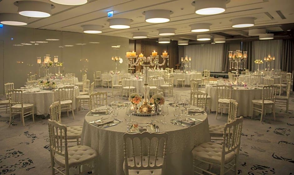 Burgu Arjaan by Rotana