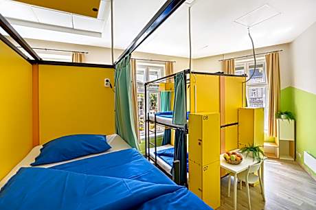 2 Beds in 12-Bed Mixed Dormitory Room