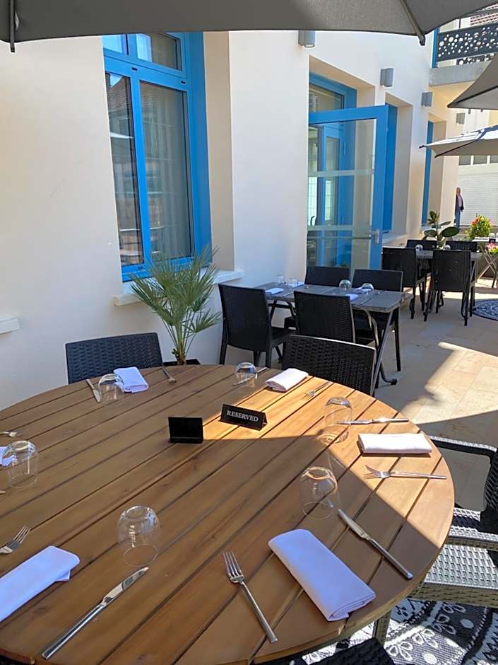 Hôtel du Commerce-restaurant au Couteau