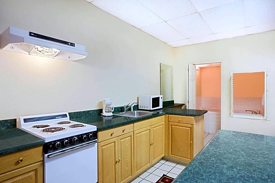 Bristol Parkway inn