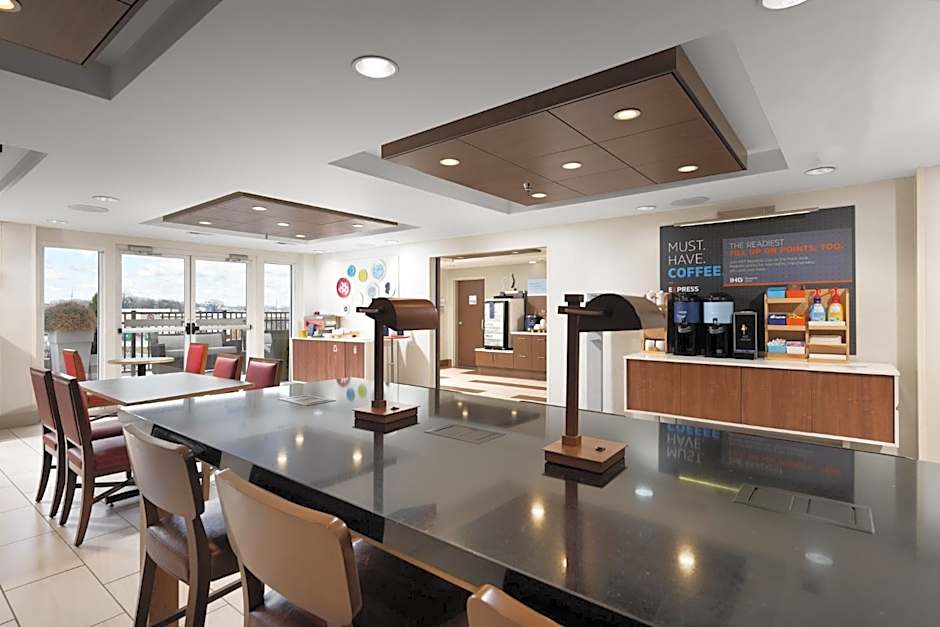 Holiday Inn Express Hotel & Suites Chattanooga Hixson By IHG