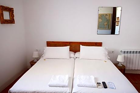 Twin Room with Private Bathroom