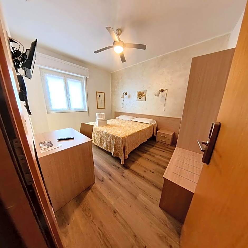 Hotel Costa Azzurra -Free Parking - Easy Stay -Spotorno