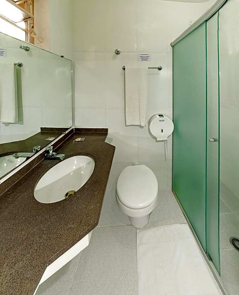 Lira Hotel