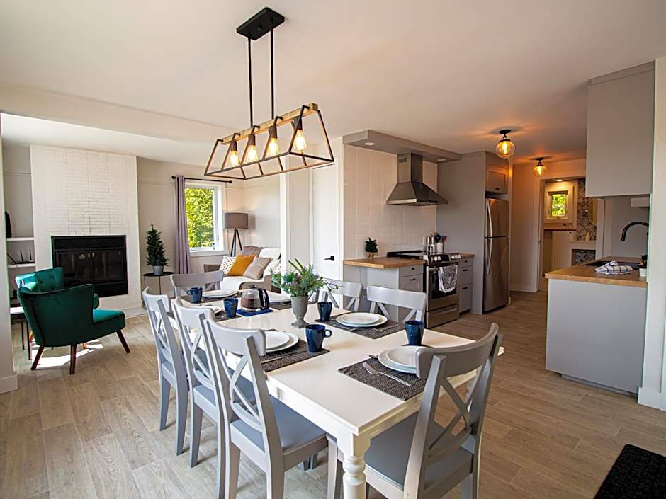 Accessible Trails with Private Hot tub and Firepit