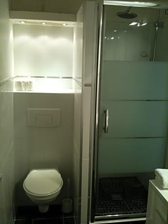 Single Room with Private External Bathroom