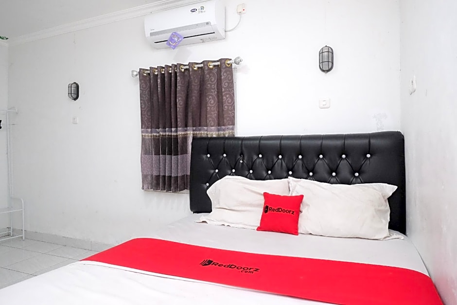 RedDoorz Syariah @ Griya Merbotan Demak