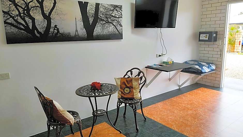 The Queenslander Motel